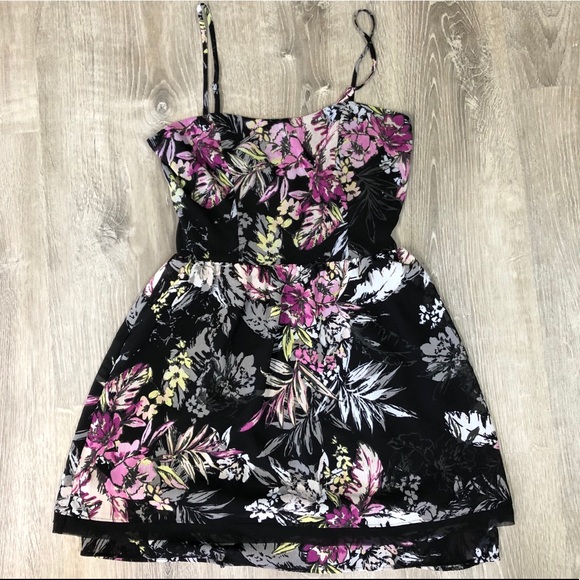 princess vera wang Dresses & Skirts - Princess Vera Vera Wang Floral Mini Dress
